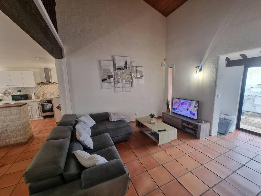 Jolie Villa Piscine A 15 Min Du Barcares サルス・ル・シャトー エクステリア 写真
